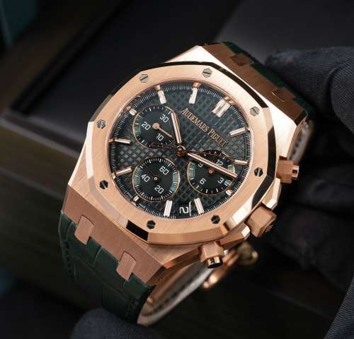 The Audemars Piguet Royal Oak Chronograph 💚#26240OROOD404CR02 🔥 In-store collection London - N